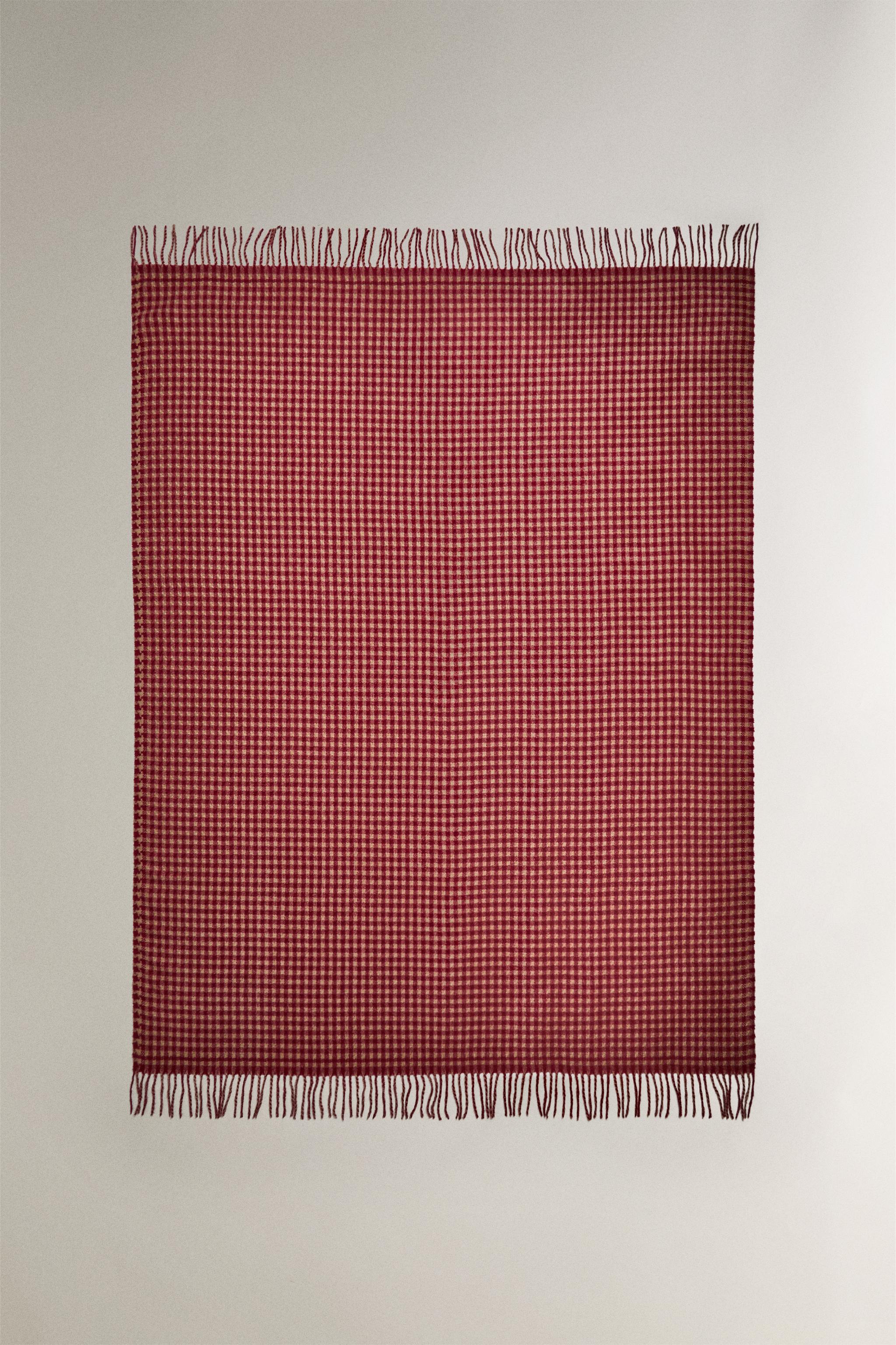 CHECK BLANKET WITH FRINGING